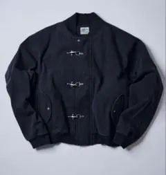 お*様 新品未開封【UNISEX】KOOKY＇NファイヤーマンダックMA1のサムネイル