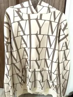 フード付きロゴパーカー　BLACK Queen ブラッククイーン