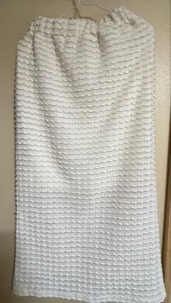 ホワイト　ロングスカート