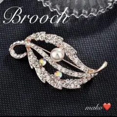 ブローチ ピン 葉 リーフ 金 ゴールド ビジュー クリスタル エレガント