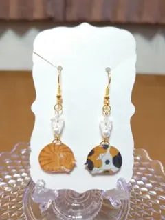 ハンドメイド　猫　ネコ　ピアス　茶トラ猫　三毛猫　眠り猫　動物　アニマル　レジン