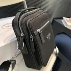箱付プラダ ショルダーバッグ カメラバッグ！