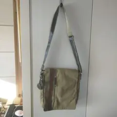 CUBIC CORE(キュービックコア)ライン入り帆布縦型ショルダーバッグ