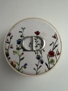 Dior ディオールスキン　フォーエヴァー　クッションパウダー