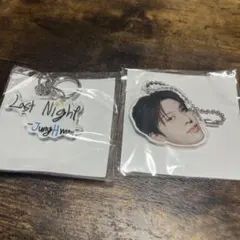 TREASURE 顔アクキー ジョンファン