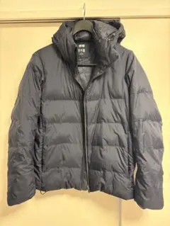 ユニクロ　シームレスダウンパーカー　ネイビー