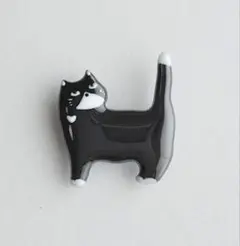 しっぽピーン猫のブローチ 145 - メルカリ