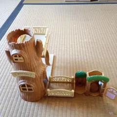 シルバニアファミリー森の学校の図書室と森の学校のトイレ