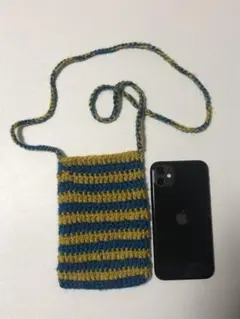 かぎ編み スマホショルダーバッグ 青と黄のストライプ