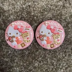 サンリオキャラクターズ刺繍缶バッチ　ビスケット3 ハローキティ2個セット