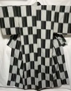 1-A 着物　斬新な柄　ポリエステル　洗える着物　袷　日本製