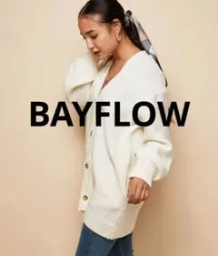 ニットカーディガン　Vネックカーディガン　カーディガン　白　BAYFLOW