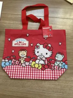 韓国　アップルカフェ限定ショップ袋　サンリオ　キティ
