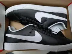 NIKEコートロイヤルスニーカー