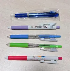 3色ボールペン1本、黒ボールペン４本(計5本)