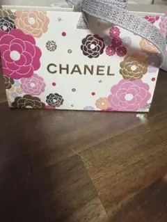 CHANEL 限定デザイン 母の日 花柄 ギフト箱 ギフトボックス