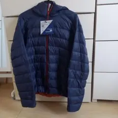 ネイビー　フード付きダウンジャケット