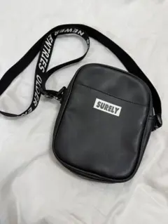 SURELY ショルダーバッグ ブラック