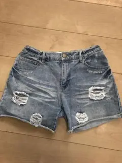 ダメージ　ショートパンツ