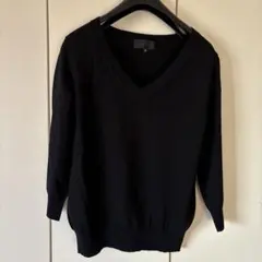 アンタイトル❤︎薄手Ｖネック黒ニット⭐︎美品！