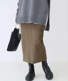 スピックアンドスパン38スエード調ストレッチ　タイトスカート　バックスリット