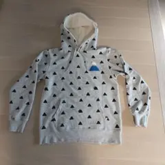 ボアフード付きパーカー 三角形デザイン