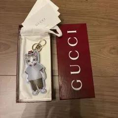 ヴァレンティノ ル シャ デ ラ メゾン キーリング付き バッグチャーム