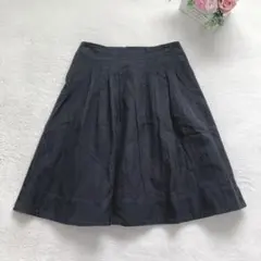 マーガレットハウエル ひざ丈フレアスカート タック シンプル 定番 プリーツ 黒のサムネイル