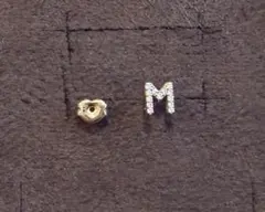 スタージュエリー　イニシャル　ピアス　M k18