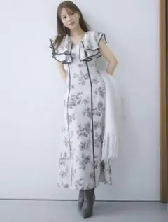 SNIDEL ラッフルカラープリントワンピース