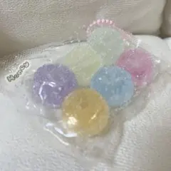 カラフル シャリシャリ玉 ザラメ 粉砂糖 スクイーズ　捏捏 キーホルダー