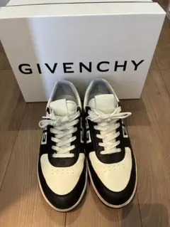 GIVENCHY スニーカー ブラック ホワイトのサムネイル
