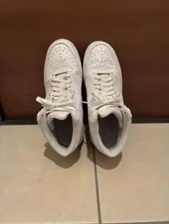 週末限定価格　NIKE ホワイト ハイカット スニーカー