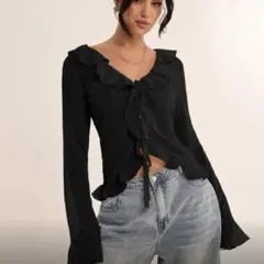 フリルデザイン ブラック長袖シャツ