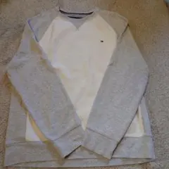 TOMMY HILFIGER トレーナー