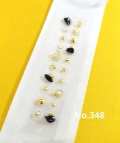 【まとめ割りあり】耳つぼジュエリー✩ブラック　ストーン　ゴールド