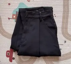 ブラックプリーツスラックス　GU