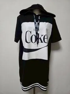 CECIL McBEE セシルマクビー コカコーラ 半袖パーカー ワンピースのサムネイル