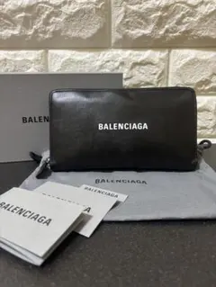 極美品✨BALENCIAGA エブリデイ 長財布 ロゴ シボ革 オールレザー 黒 極美品✨BALENCIAGA エブリデイ 長財布 ロゴ シボ革 オールレザー 黒