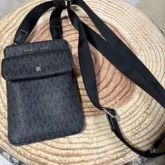 MICHAEL KORS ブラックショルダーバッグ