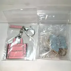 ジルスチュアート　フリルトート　メタルキーホルダー　ピンク　シルバー