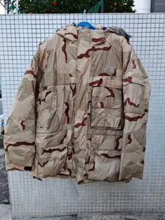 迷彩柄 フード付きダウンジャケット