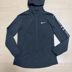 美品 ナイキ レディース ウーブンジャケット Mサイズ ブラック