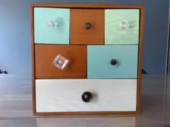 カラフルな木製小物収納ボックス