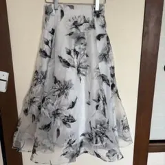 美品アプワイザーリッシェ 大花オパールプリント フレアスカート レース花柄 0