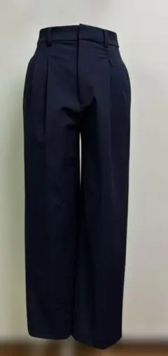 タックワイドパンツ