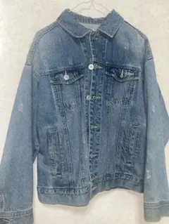 淡いデニムジャケット