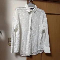 ZARA　ホワイトドット柄長袖シャツ