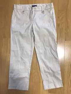 ベージュパンツ