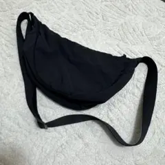 ユニクロ ショルダーバッグ　ブラック
